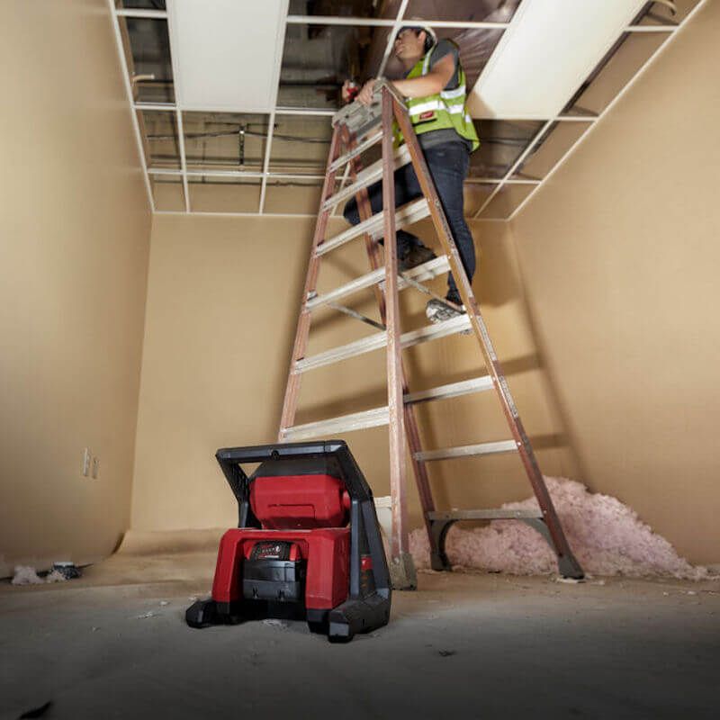Milwaukee M18 High Output Area Light On Site Milwaukee M18 High Output Area Light On Site